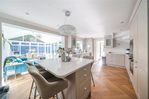 24 Mill Field, Bagshot, GU19 5DR