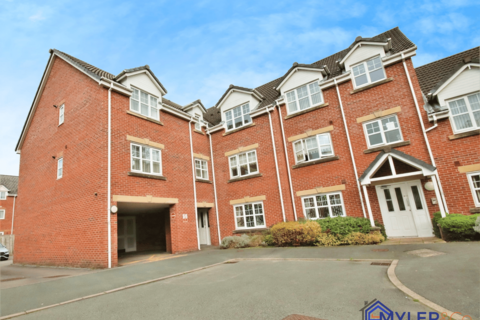 2 bedroom apartment to rent, Iona Crescent, Widnes, WA8