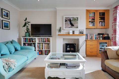 Curzon Street, Calne