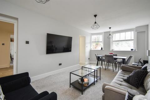 2 bedroom flat for sale, Elphinstone Road, Hastings