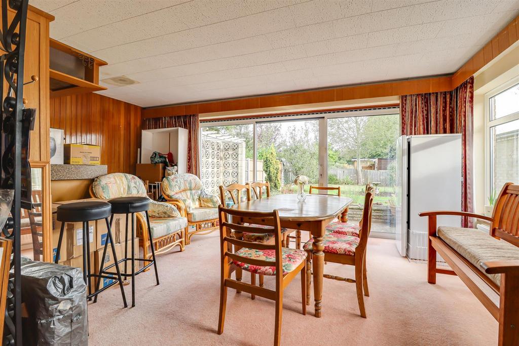 Sitting/Dining Room