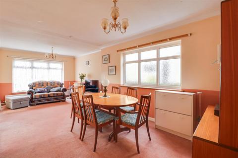 3 bedroom detached house for sale, Eastwood Rise, Leigh-on-Sea SS9