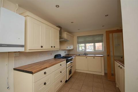 2 bedroom semi-detached house to rent, 8 The Longlands, Wombourne, Wolverhampton