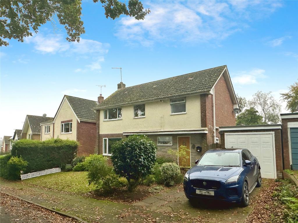 Orchard Close, Exeter EX5 3 bed detached house to rent £1,400 pcm (£