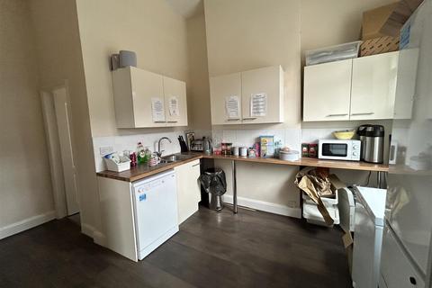 Property to rent, High Street, Brierley Hill