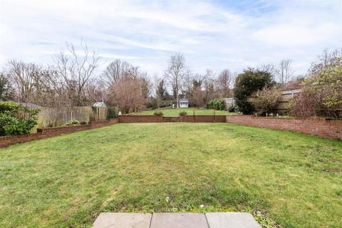 29 Brangwyn Drive, Brighton, BN1 8XB