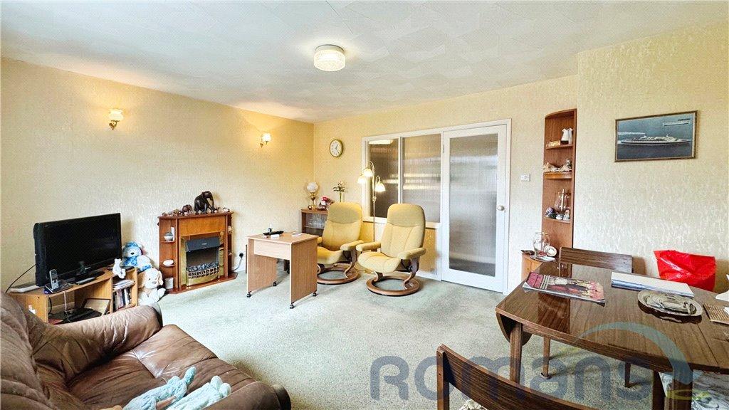 Elleray Court, Ash Vale, Aldershot 2 bed apartment for sale £250,000