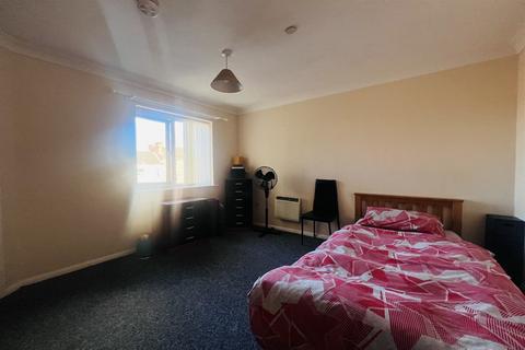 2 bedroom apartment for sale, Brook Court, NG7