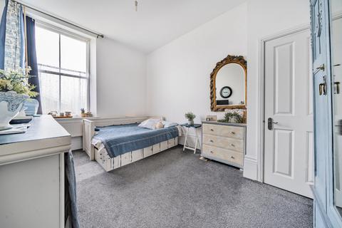 Flat for sale, Sea Front, Hampshire PO11