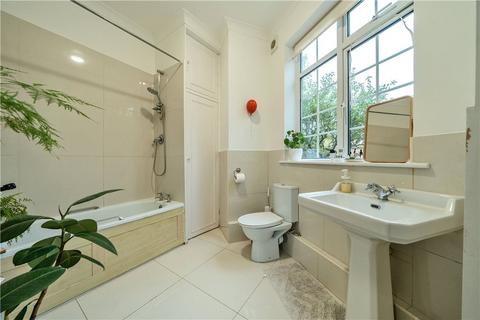 124 Manor Lane, London, SE12 8LR