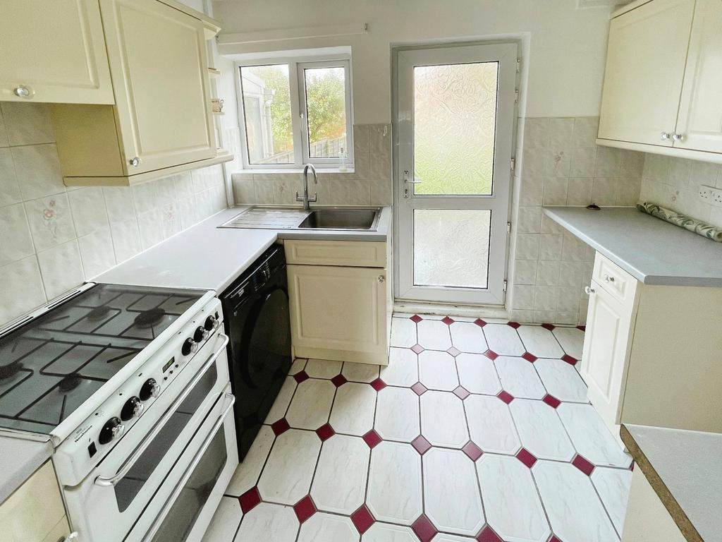 Halton Road, Upton, Chester, CH2 3 bed terraced house for sale £170,000
