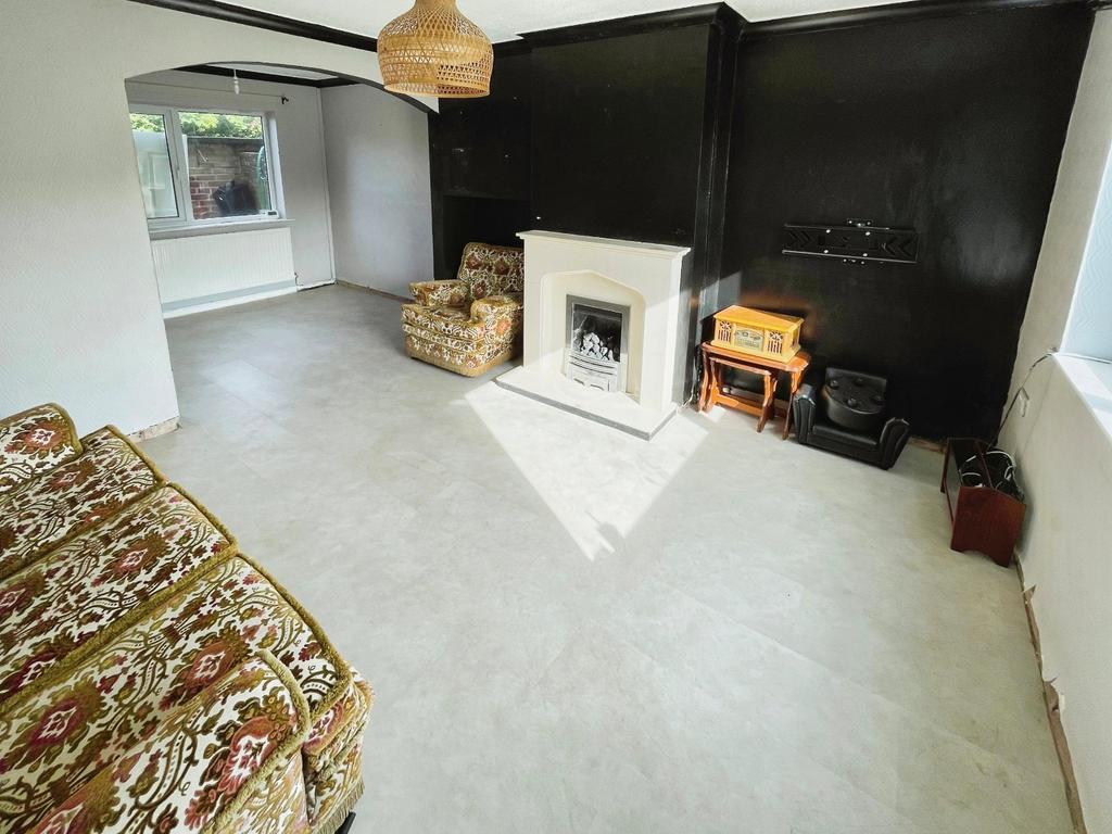 Halton Road, Upton, Chester, CH2 3 bed terraced house for sale £170,000