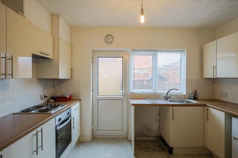 2 bedroom terraced house to rent, Brown Street, Macclesfield SK11