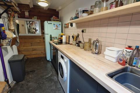 14 Fore Street, Camelford, PL32 9PG