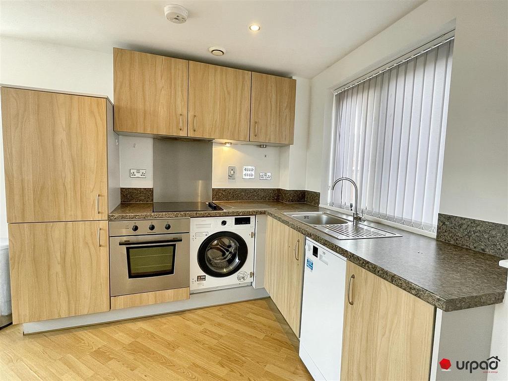 Townsend Way, Birmingham B1 2 bed property to rent £1,100 pcm (£254 pw)