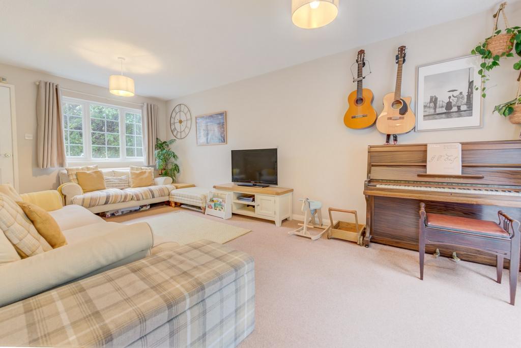 Kingfisher Close, St. Mellons... 3 bed semidetached house for sale £