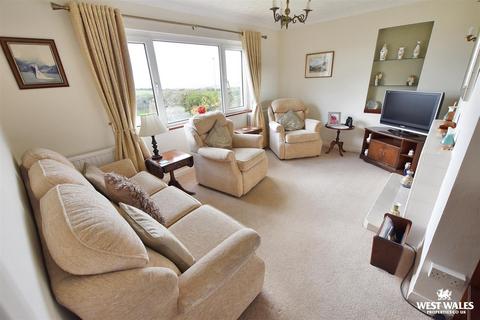 4 bedroom detached bungalow for sale, Grass Holm Close, Roch