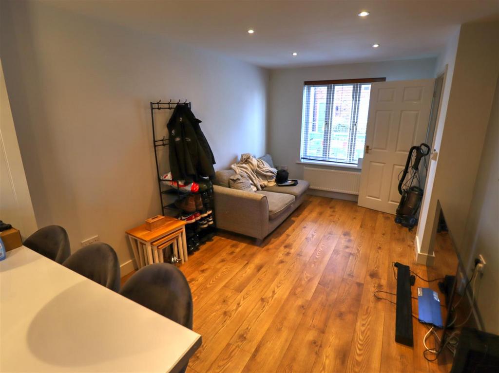 Longfellow Mews, StratfordUponAvon 2 bed house to rent £1,050 pcm