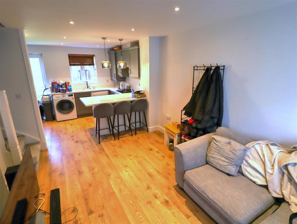 Longfellow Mews, StratfordUponAvon 2 bed house to rent £1,050 pcm