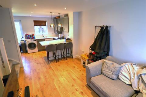 2 bedroom house to rent, Longfellow Mews, Stratford-Upon-Avon