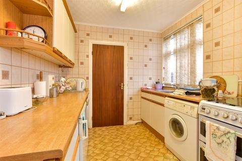 3 bedroom terraced house for sale, Urban Avenue, Hornchurch, Essex