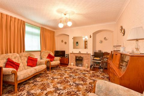 3 bedroom terraced house for sale, Urban Avenue, Hornchurch, Essex