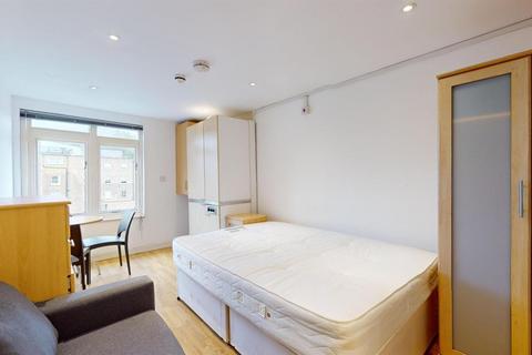 Studio to rent, Courtfield Gardens, London SW5