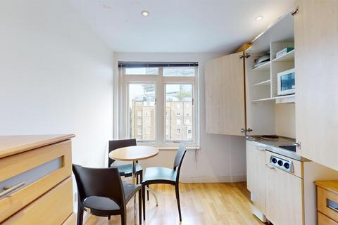 Studio to rent, Courtfield Gardens, London SW5