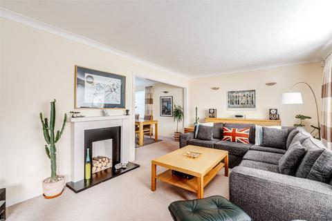 16 Shepherds Mead, Worthing, BN14 0JA