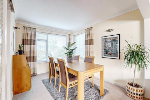 16 Shepherds Mead, Worthing, BN14 0JA