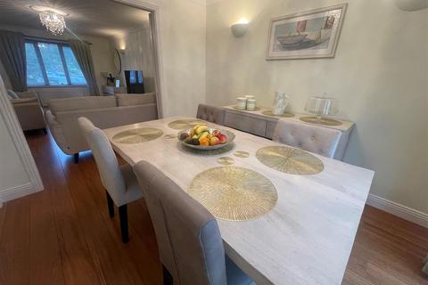 10 Cysgod Y Graig, Burry Port, SA16 0FX