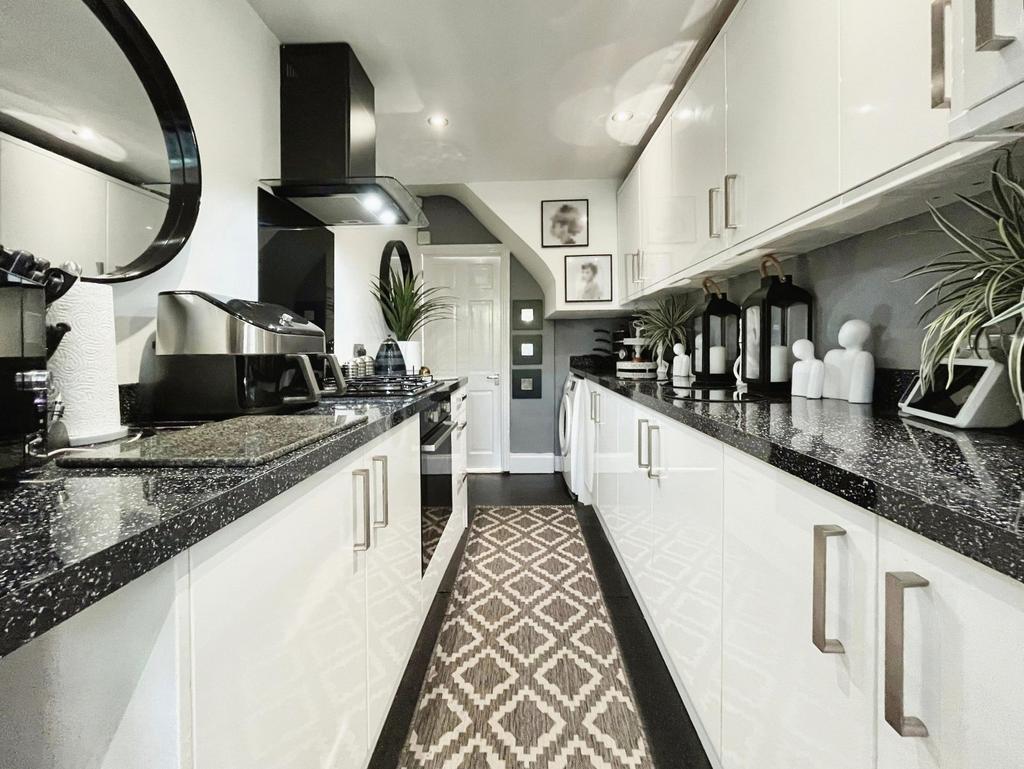 Charlbury Avenue, Manchester M25 3 bed semidetached house for sale £