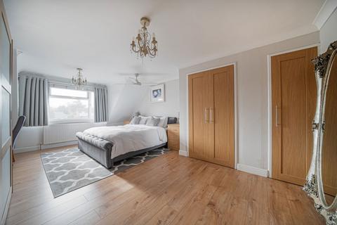 39 Avon Road, Oakley, Basingstoke, RG23 7DJ