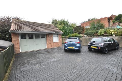 2 bedroom detached bungalow for sale, Moorwell Road, Scunthorpe