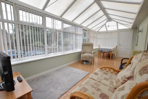 2 bedroom detached bungalow for sale, Moorwell Road, Scunthorpe