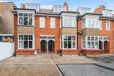 4 bedroom end of terrace house for sale, Cadogan Gardens, Off Calverley Road, TN1