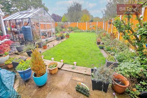 10 Truro Close, Lichfield, WS13 7SR