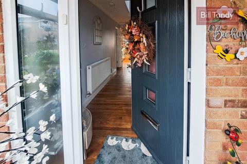 10 Truro Close, Lichfield, WS13 7SR