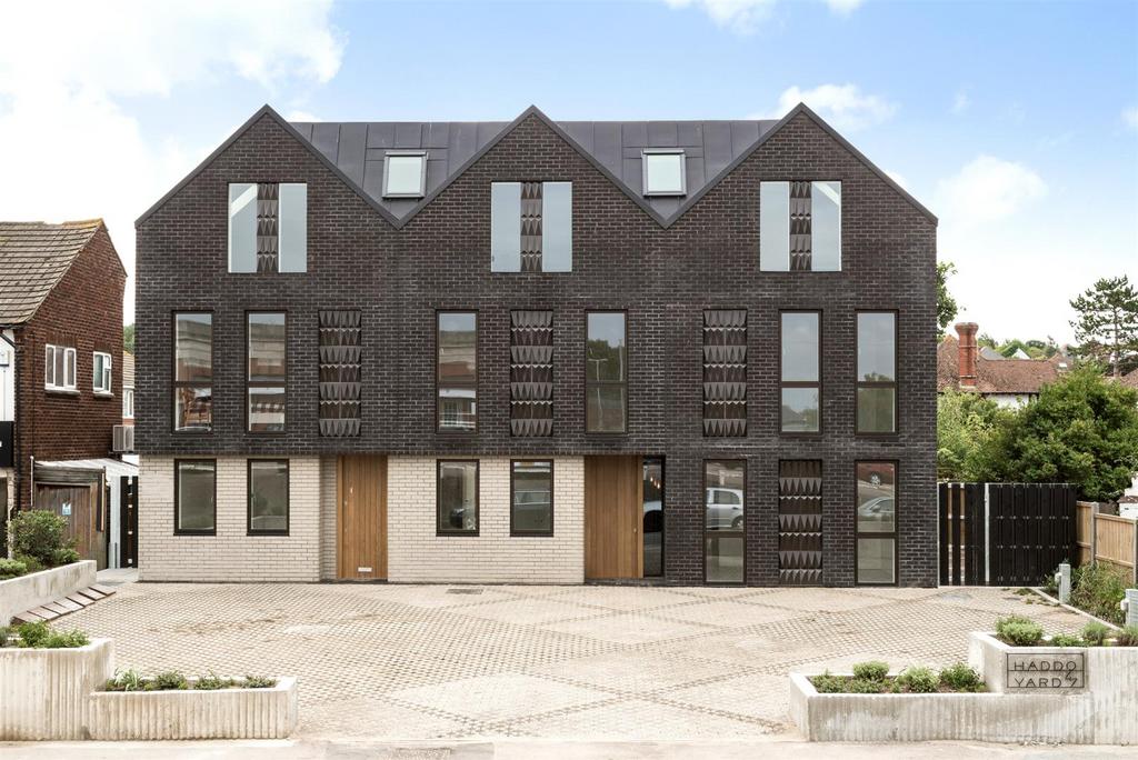 Old Bridge Road, Whitstable 2 bed apartment to rent £1,350 pcm (£312 pw)