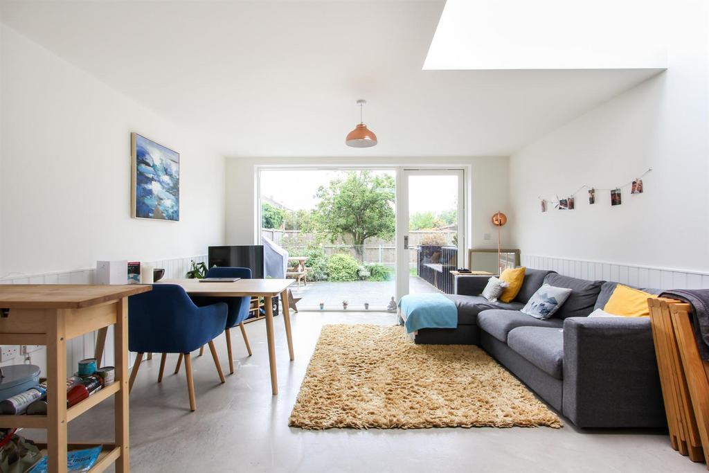 Old Bridge Road, Whitstable 2 bed apartment to rent £1,350 pcm (£312 pw)