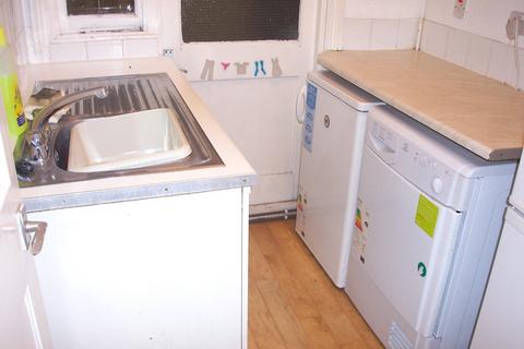 4 bedroom terraced house to rent, Arnold Road, London N15