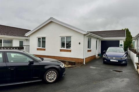 3 bedroom detached bungalow for sale, Llwyn Y Bryn, Ammanford