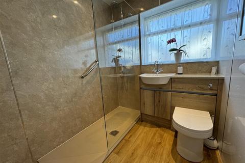 4 bedroom detached bungalow for sale, Greenside, Denby Dale, Huddersfield, HD8 8QY
