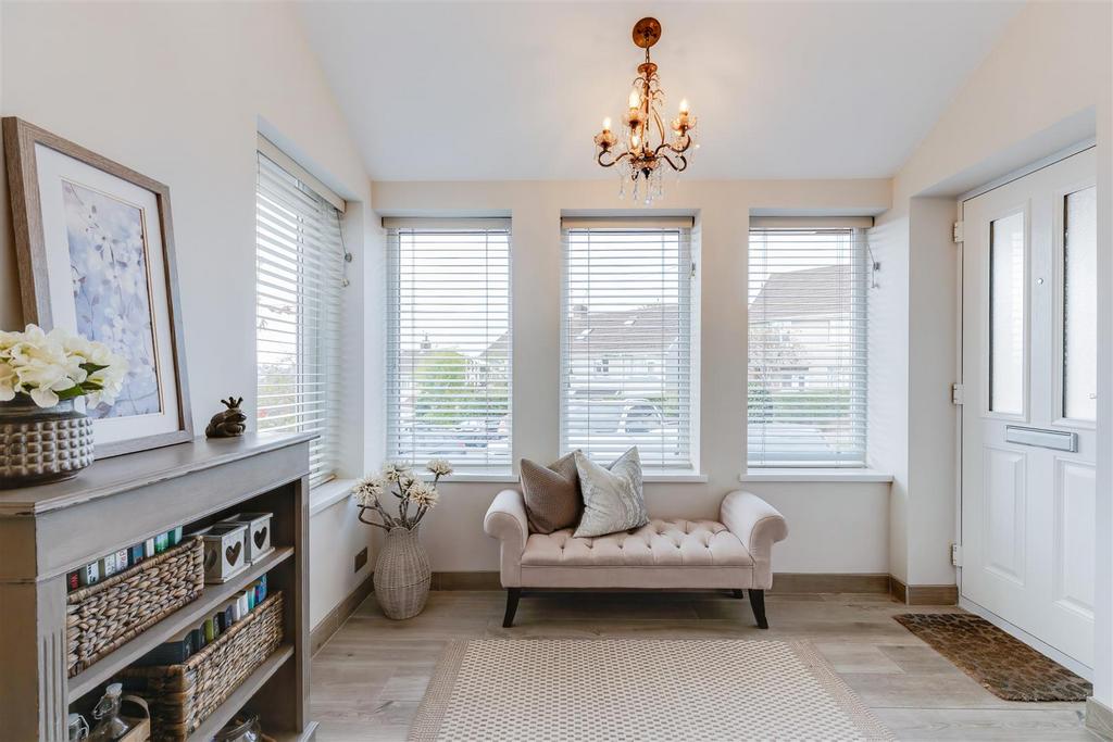 Dovedale Close, Cyncoed, Cardiff 5 bed semidetached house for sale £675,000