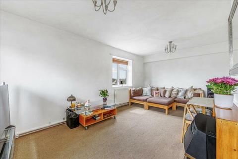 2 bedroom flat for sale, Clayponds Gardens, Ealing W5