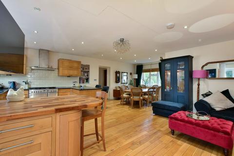 5 bedroom detached house for sale, Seabrook Road, Kings Langley, WD4