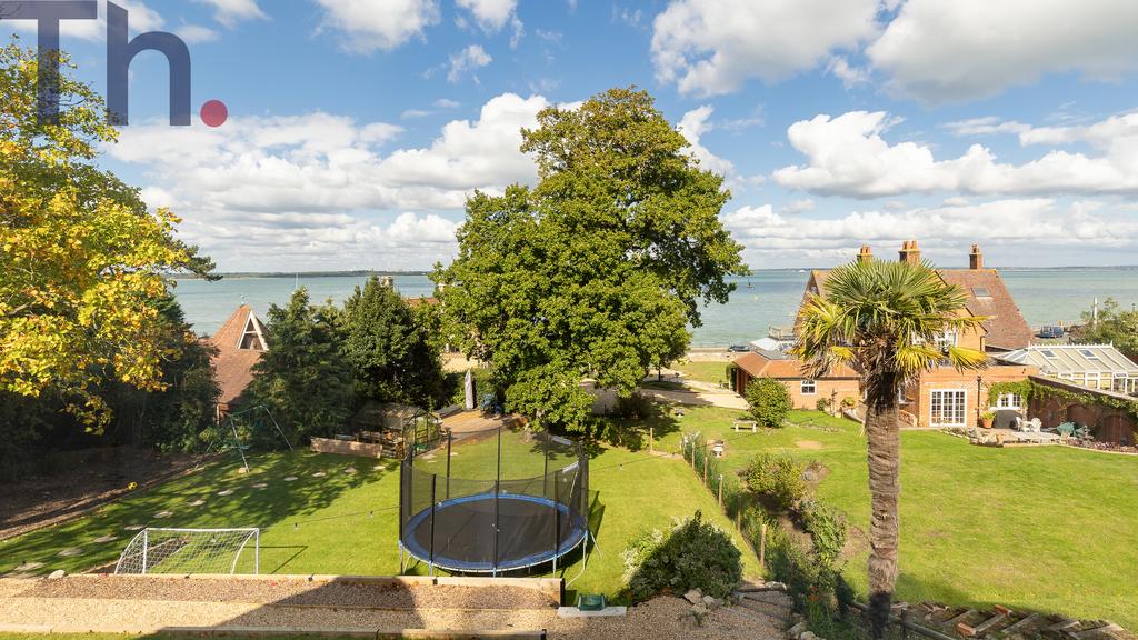 Solent &amp; garden views from First Floor