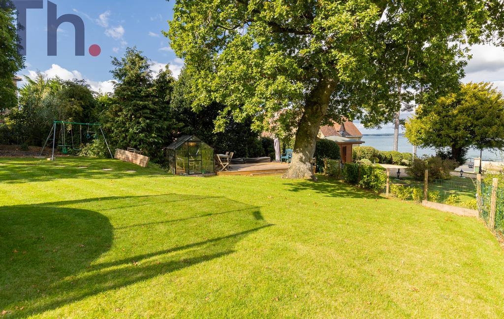 Lawned Garden