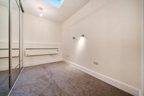 2 bedroom apartment to rent, Banbury,  Town Centre,  OX16