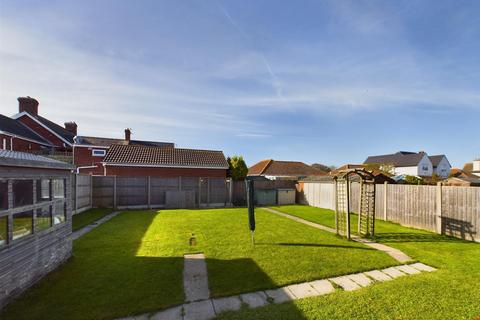 2 bedroom detached bungalow for sale, Trusthorpe Road, Sutton-On-Sea LN12